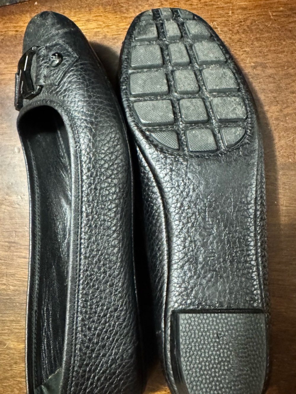 Louis Vuitton Black Leather LV Logo Ballet Flats - Picture 6 of 7